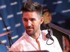 Artist Jake Owen